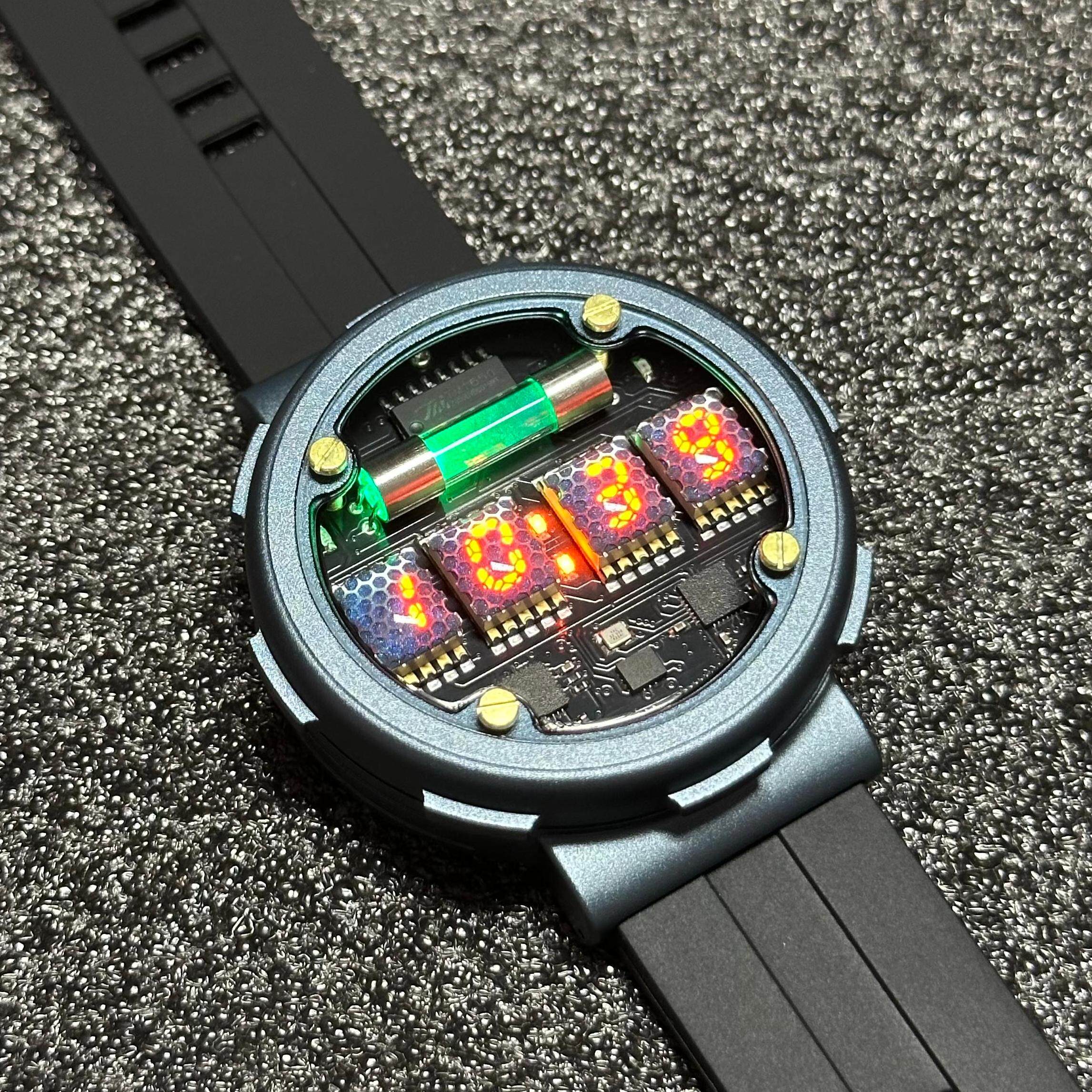 Retro Cyberpunk Nixie Tube Wat - Luxury Watch Nice บทวิจารณ์และราคา