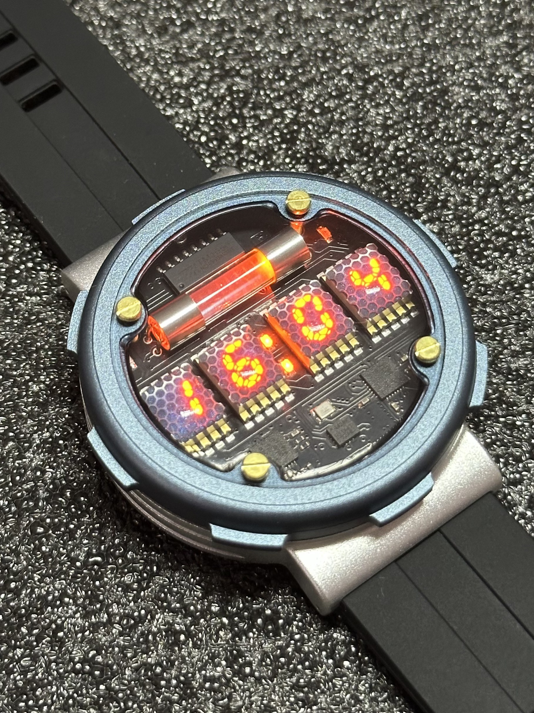Retro Cyberpunk Nixie Tube Wat - Luxury Watch Nice บทวิจารณ์และราคา