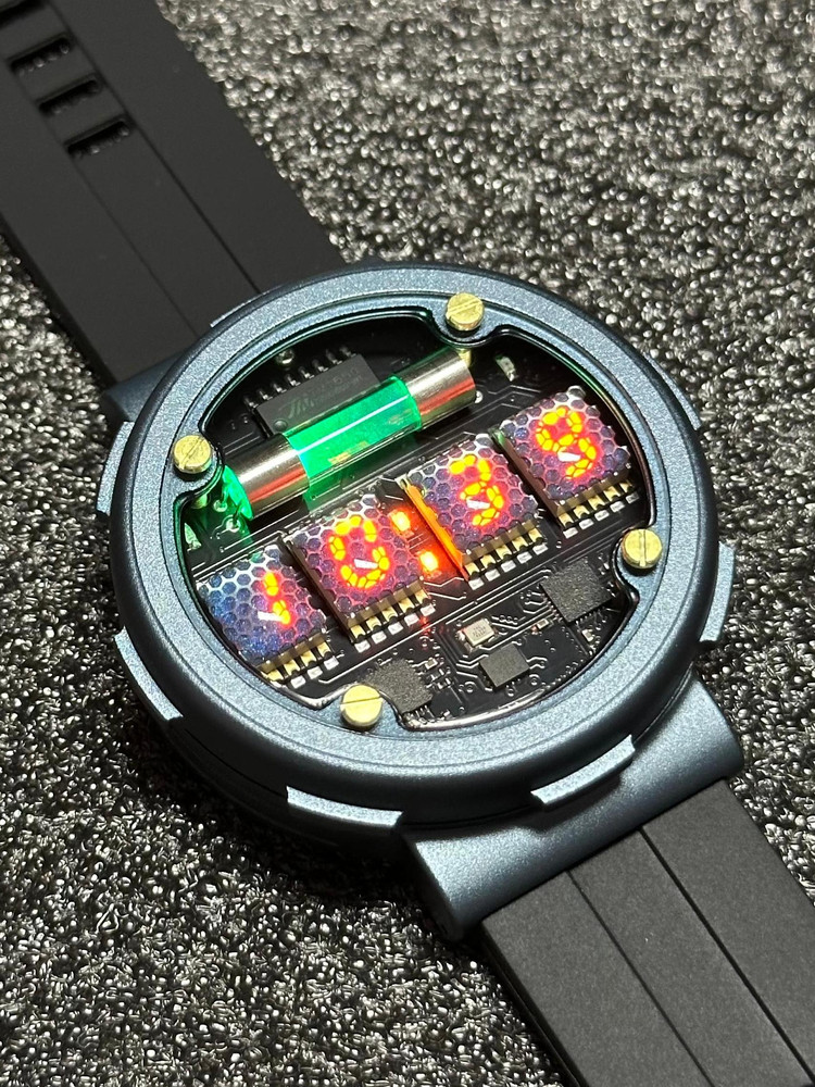 Retro Cyberpunk Nixie Tube Wat - Luxury Watch Nice บทวิจารณ์และราคา