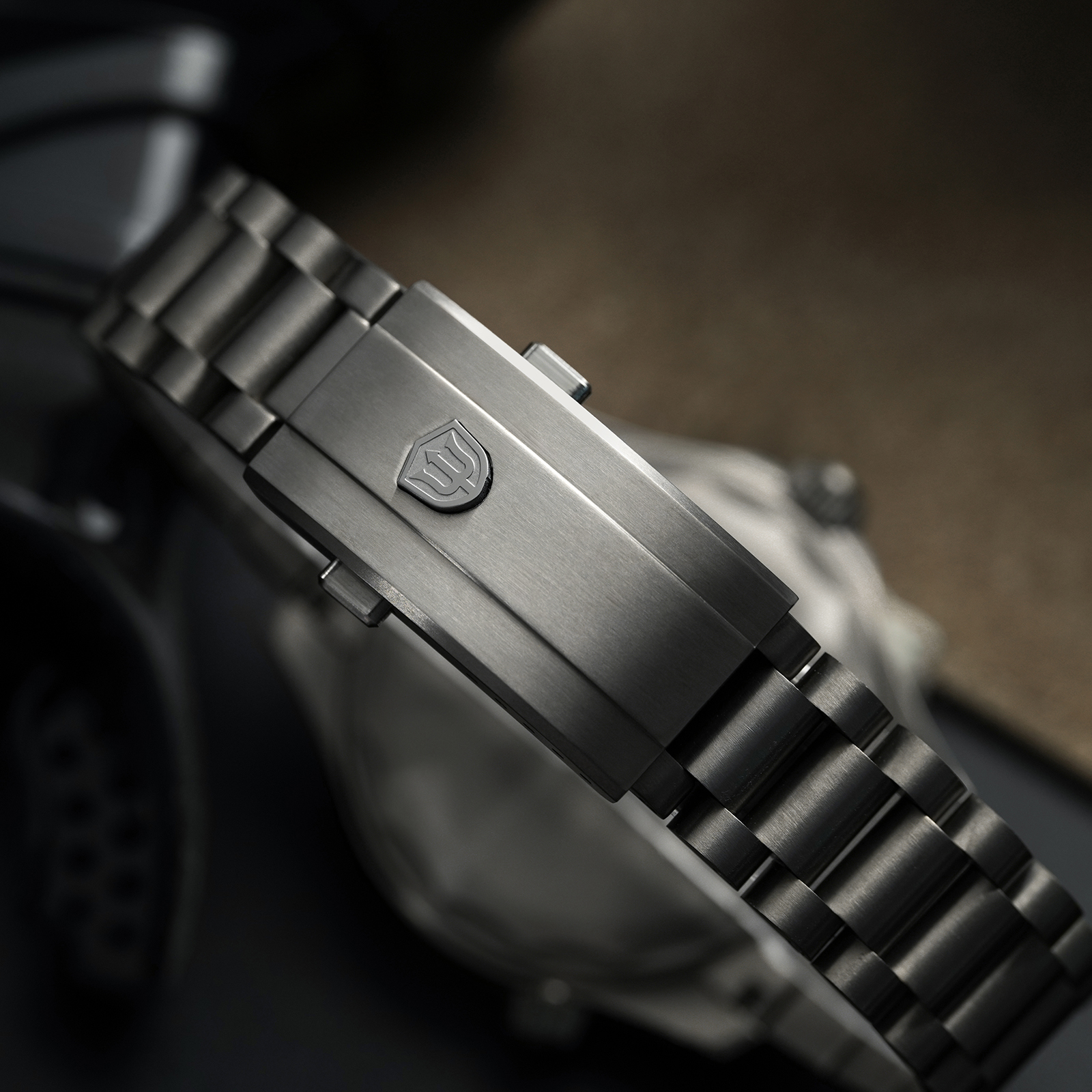 Watchdives WD007 V4 NTTD Mecha - Luxury Watch And Bracelet บทวิจารณ์และราคา