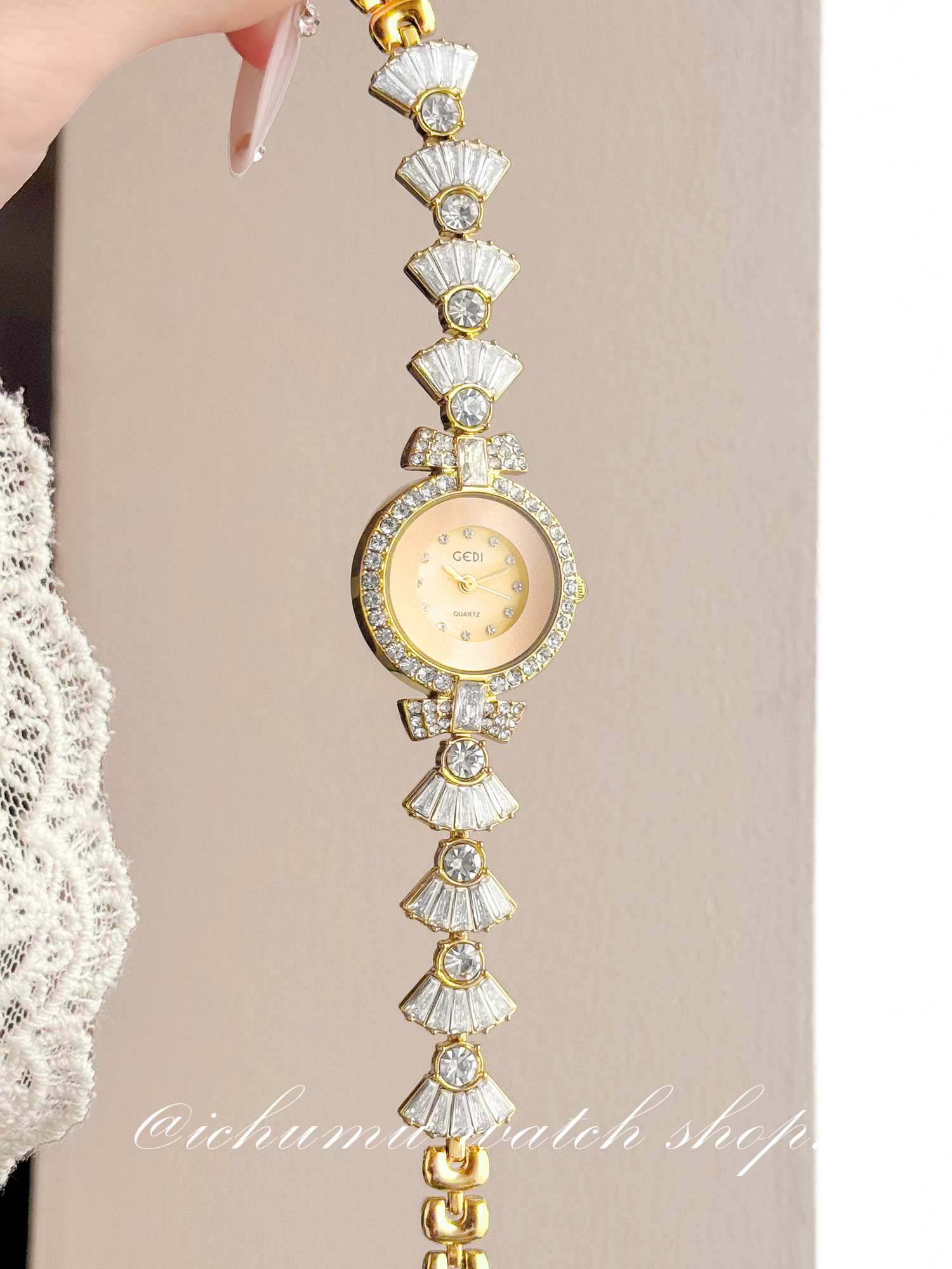 Mermaid Women's Watch Light Lu - Luxury Watch And Bracelet บทวิจารณ์และราคา