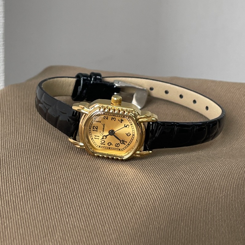 Vintage Oval Women's Quartz Wa - Luxury Watch Gold And Black บทวิจารณ์และราคา