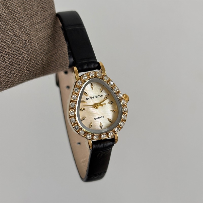 Luxury Women's Quartz Watch Go - Luxury Watch Gold And Black บทวิจารณ์และราคา